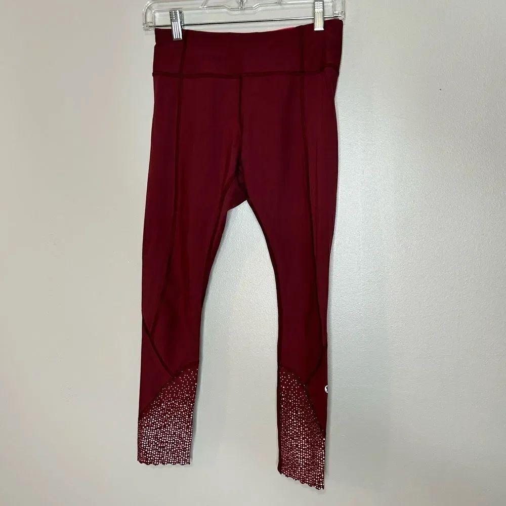 Lululemon Tight Stuff Scalloped Hem Leggings